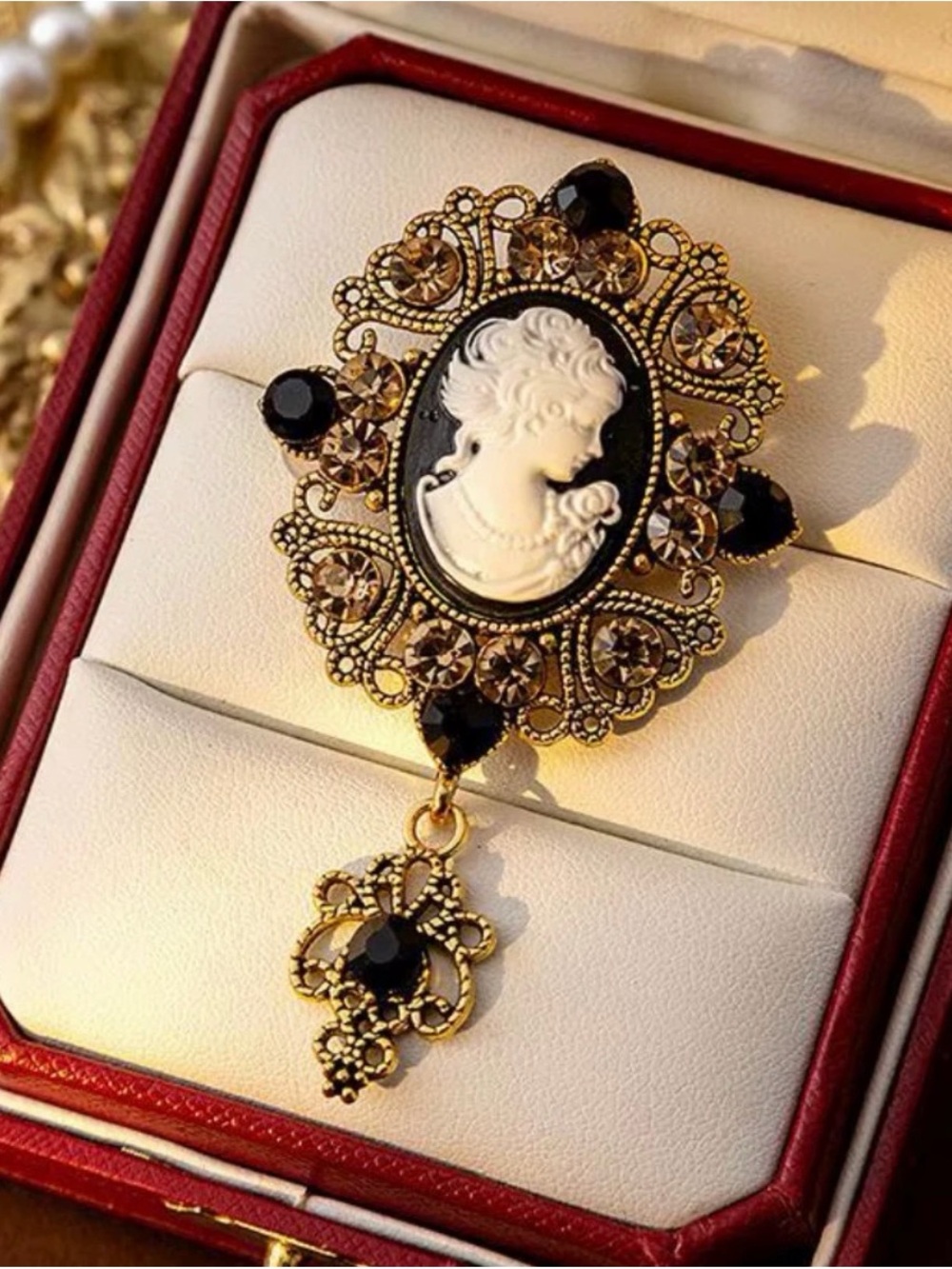 Vintage Inspired Victorian Cameo Style Brooch